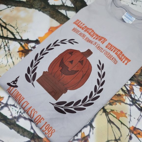 Halloweentown University Tee M Gray Alumni Shirt Class Halloween Disney T-Shirt - Picture 1 of 6